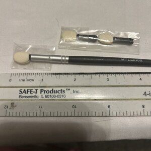 Target Placement Sponge Blending Eye Shadow Brush W/2 Extra Replacement Tips